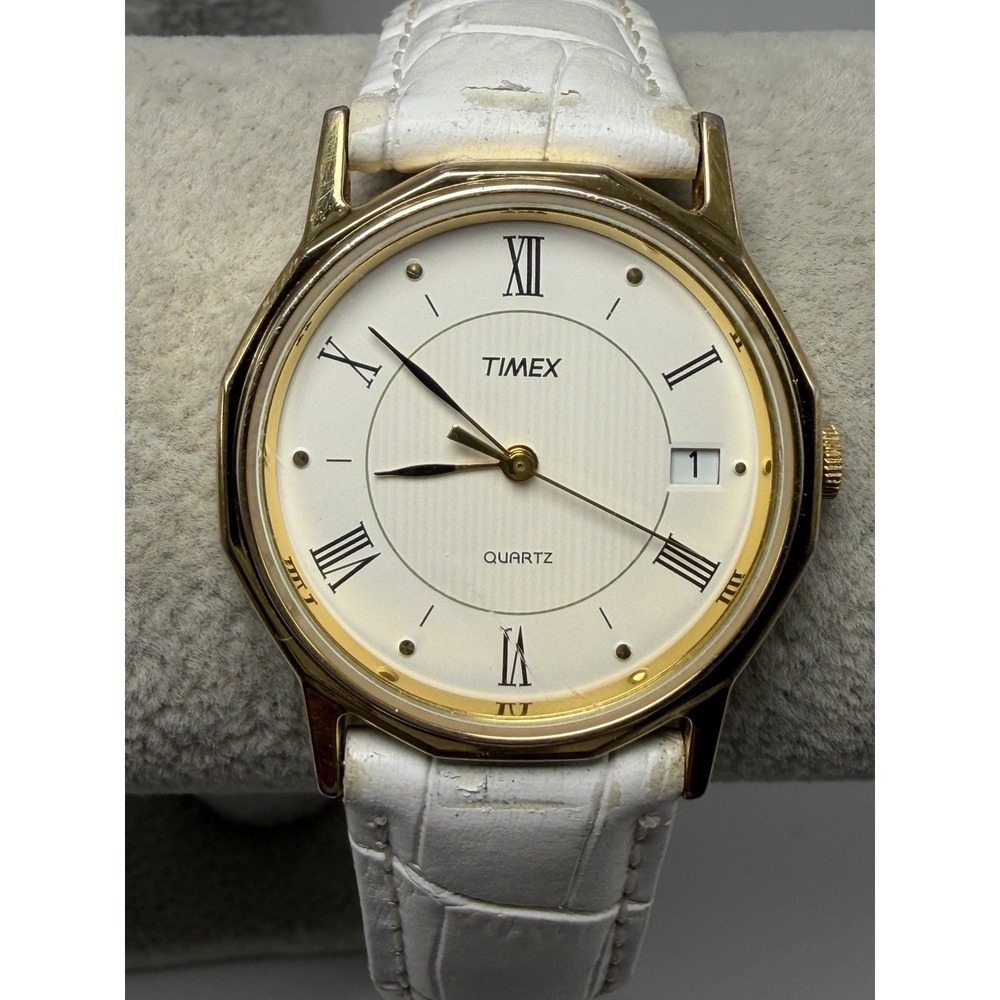 Timex Ladies Watch New Battery 1988 Vintage 31MM 8" Leather Band W Cell